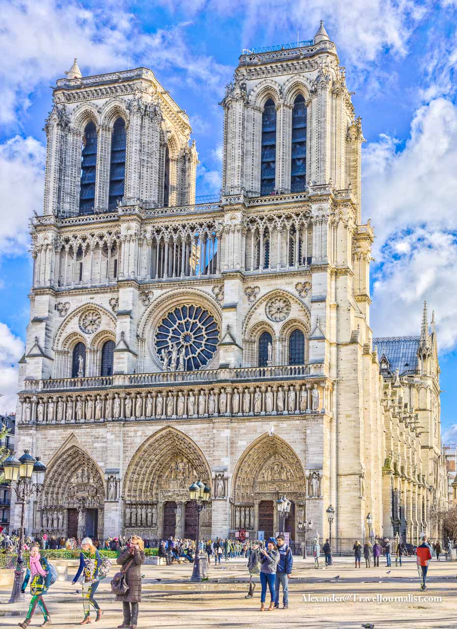 Notre-Dame-Cathedral-Tourists-Winter-Paris-France-HDR