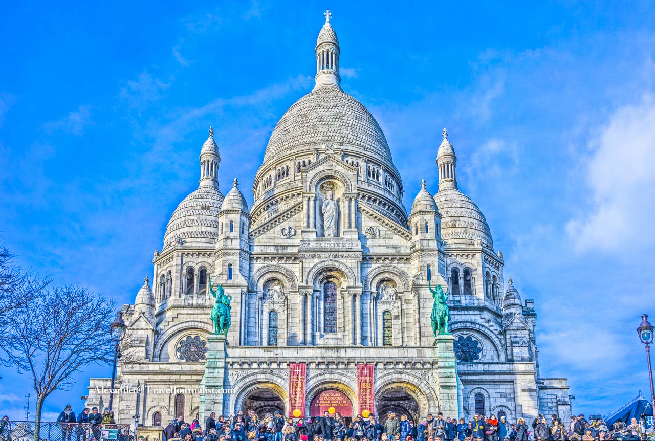 Sacre-Coeur-Montmartre-Church-Tourists-Paris-France