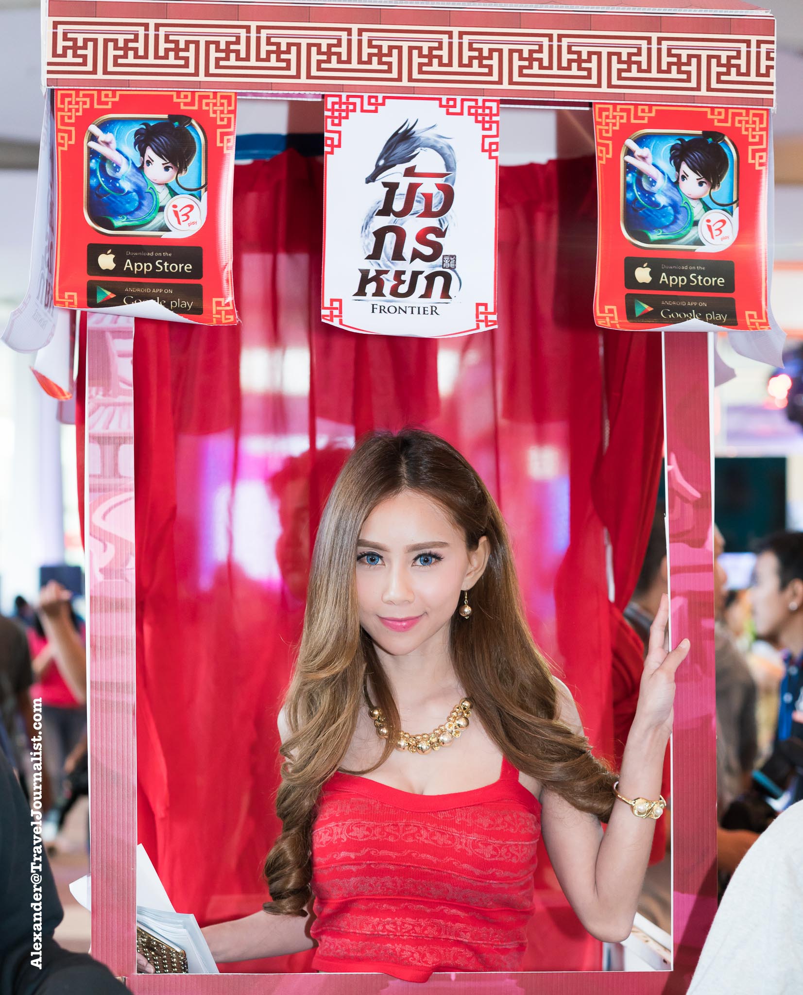 Beautiful-Thai-Girl-Mobile-Game-Show-Bangkok-2015-25