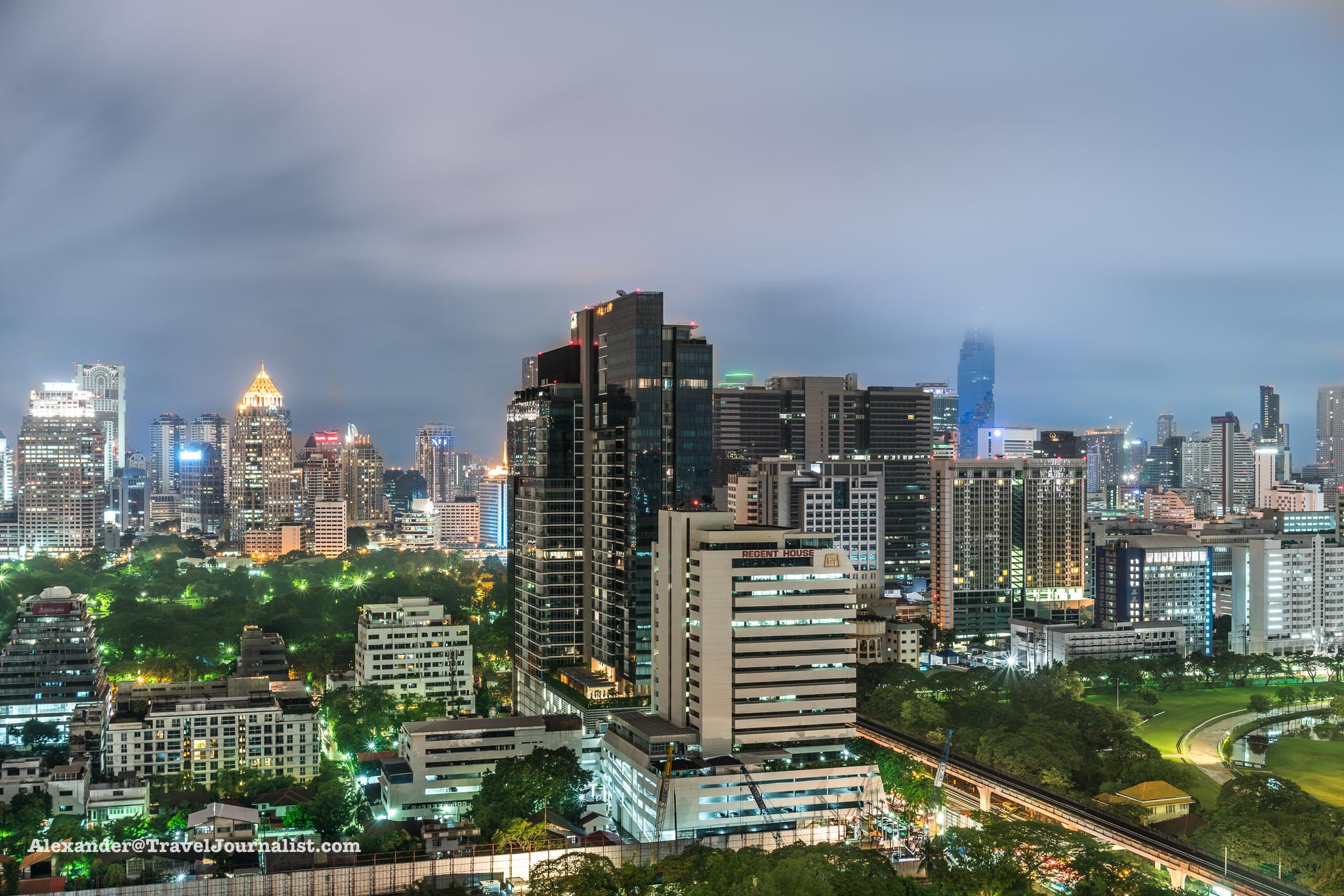 Sony-A7RII-Panoraminc-View-Night-Bangkok-Rachaprasong