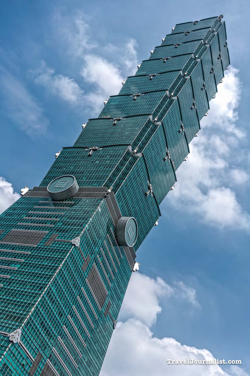 101-Tower-Taipei-Taiwan-HDR-Sony-A7RII-Blue-Sky
