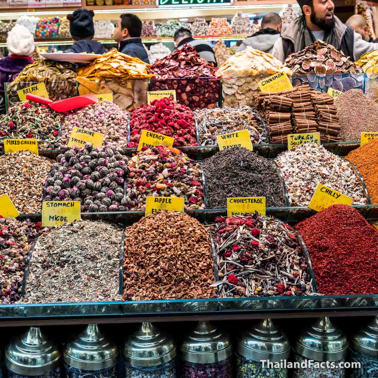 Grand-Bazaar-Istanbul-Shopping-food-spices-Turkish-delight-Turkey-2