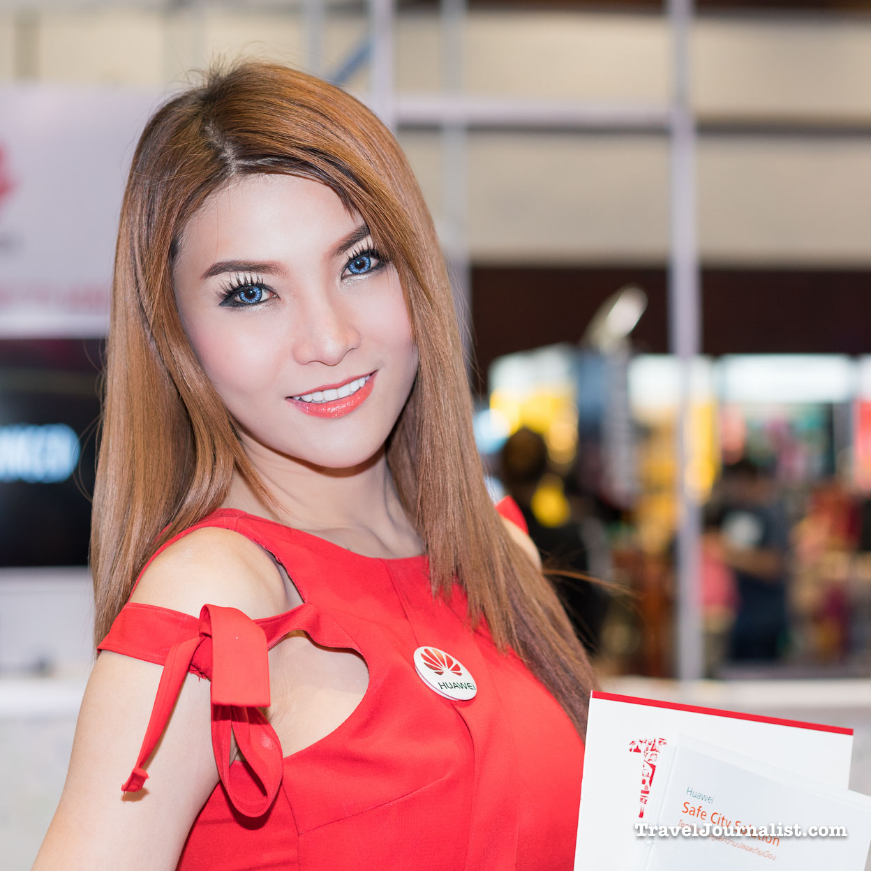 http://traveljournalist.com/wp-content/uploads/2015/11/Pretty-Asian-Thai-Girls-Bangkok-Thailand-Commart-2015-13.jpg