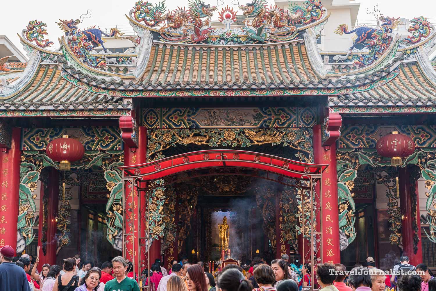 Chinese-New-Year-Bangkok-Thien-Fah-Temple-Chinatown-Thailand-2016-4