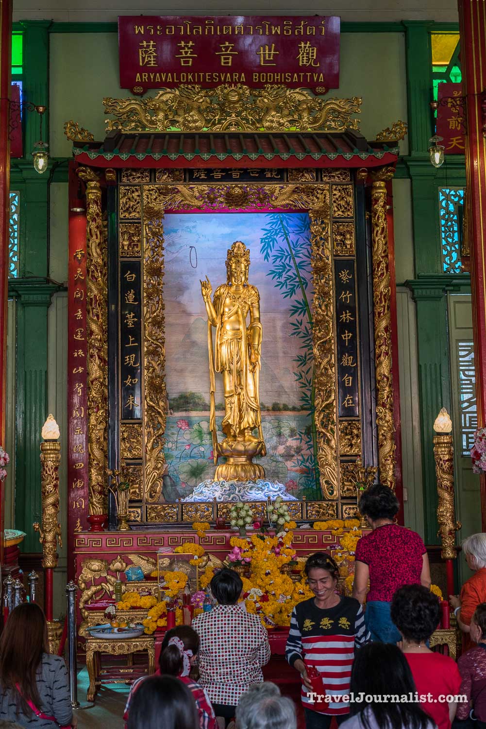 Chinese-New-Year-Bangkok-Thien-Fah-Temple-Chinatown-Thailand-2016-9