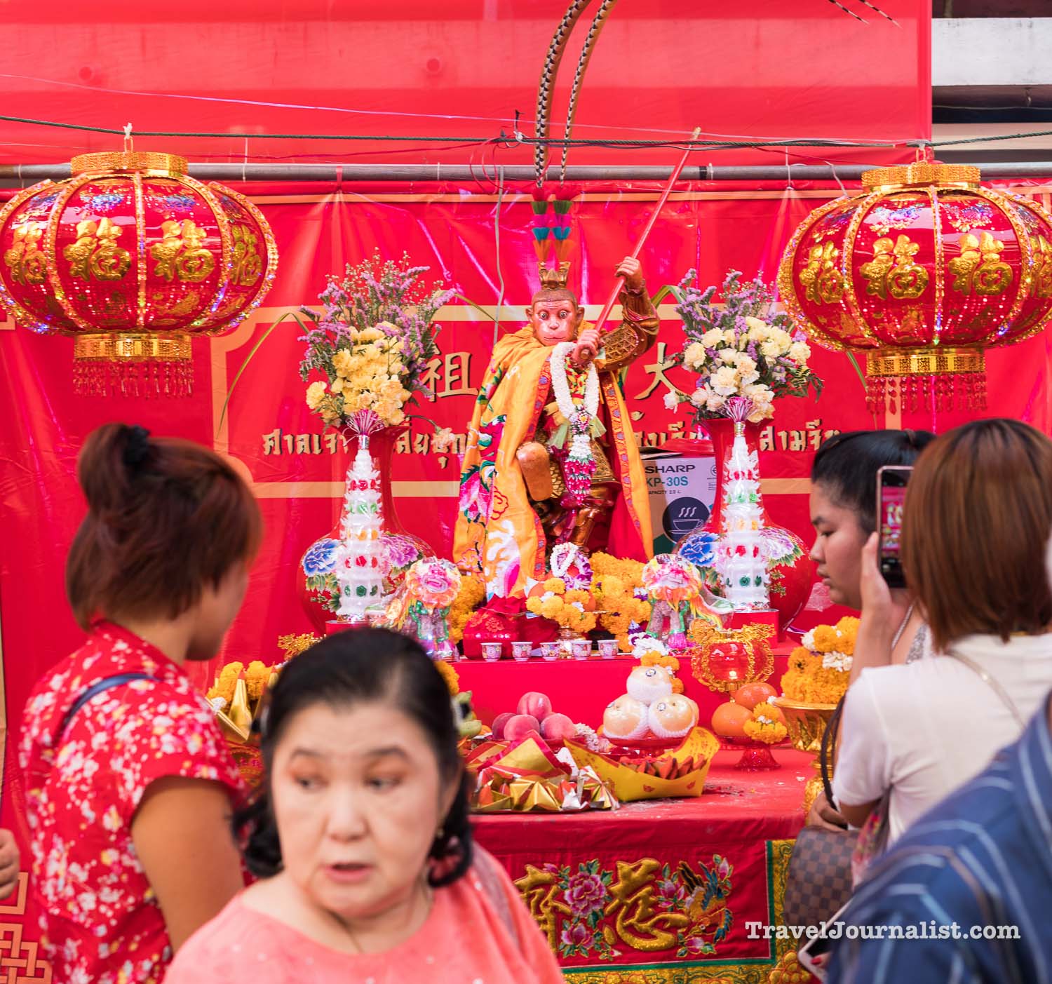 Chinese-New-Year-Bangkok-Yaowarat-Chinatown-Thailand-2016-22