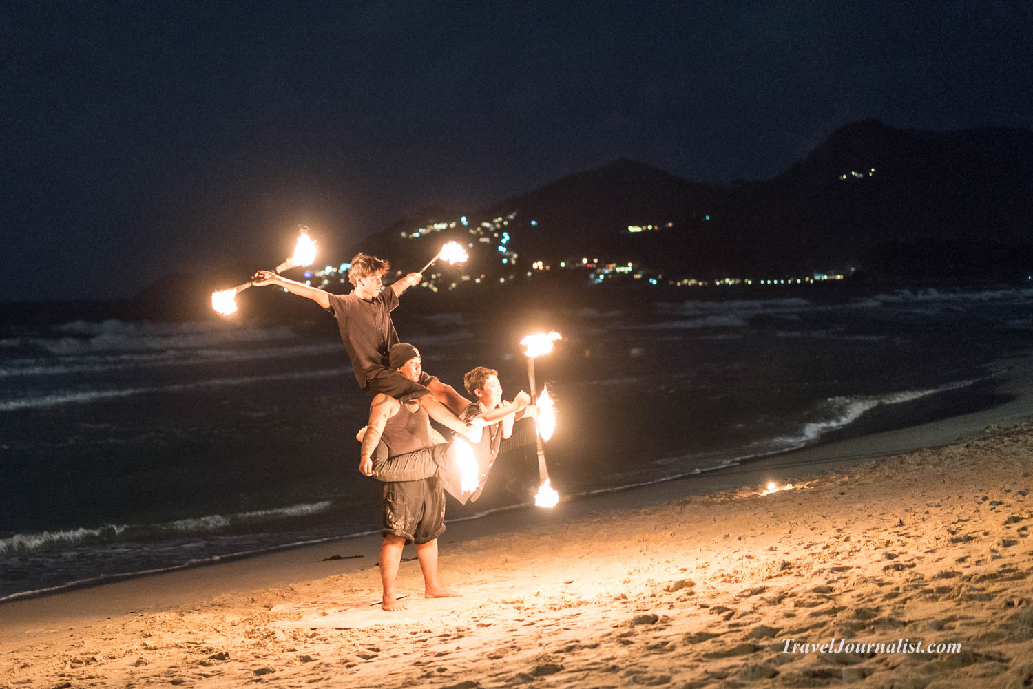 Fire-torch-artist-Juggler-Thailand-Beach-Grand-Centara-Koh-Samui-10