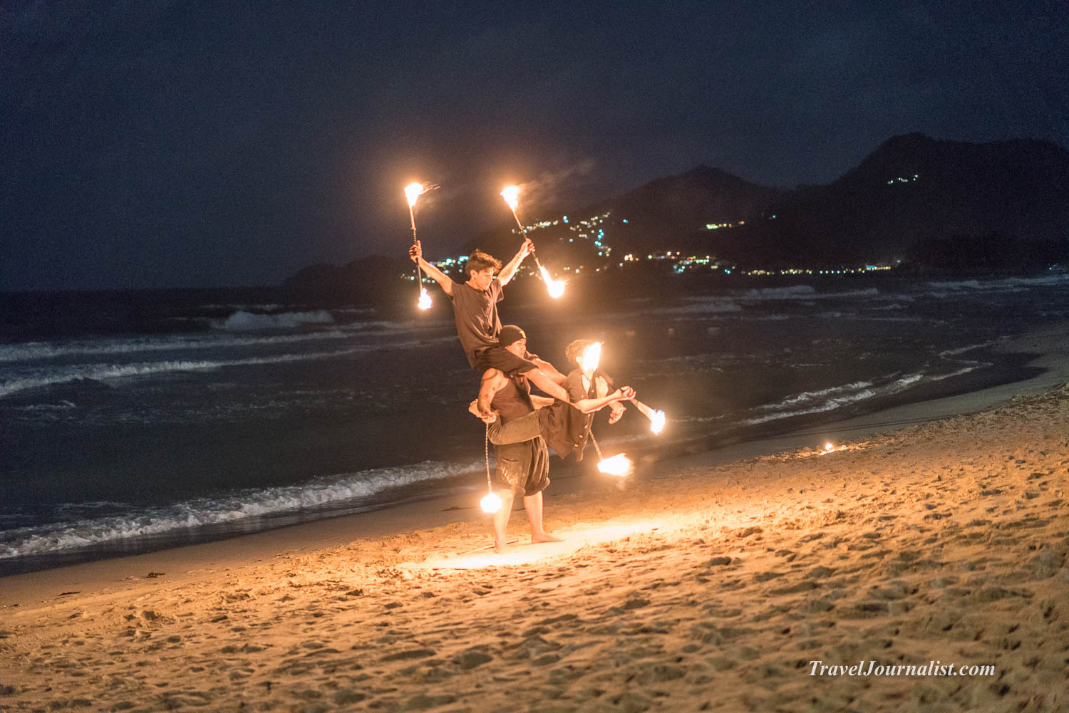 Fire-torch-artist-Juggler-Thailand-Beach-Grand-Centara-Koh-Samui-11