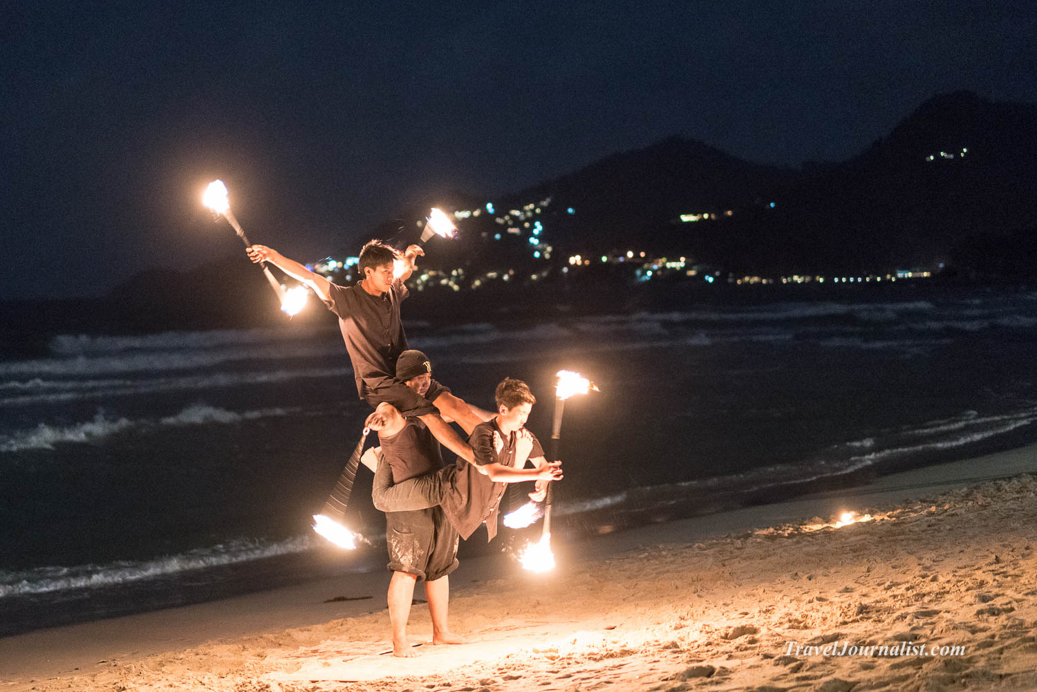 Fire-torch-artist-Juggler-Thailand-Beach-Grand-Centara-Koh-Samui-8