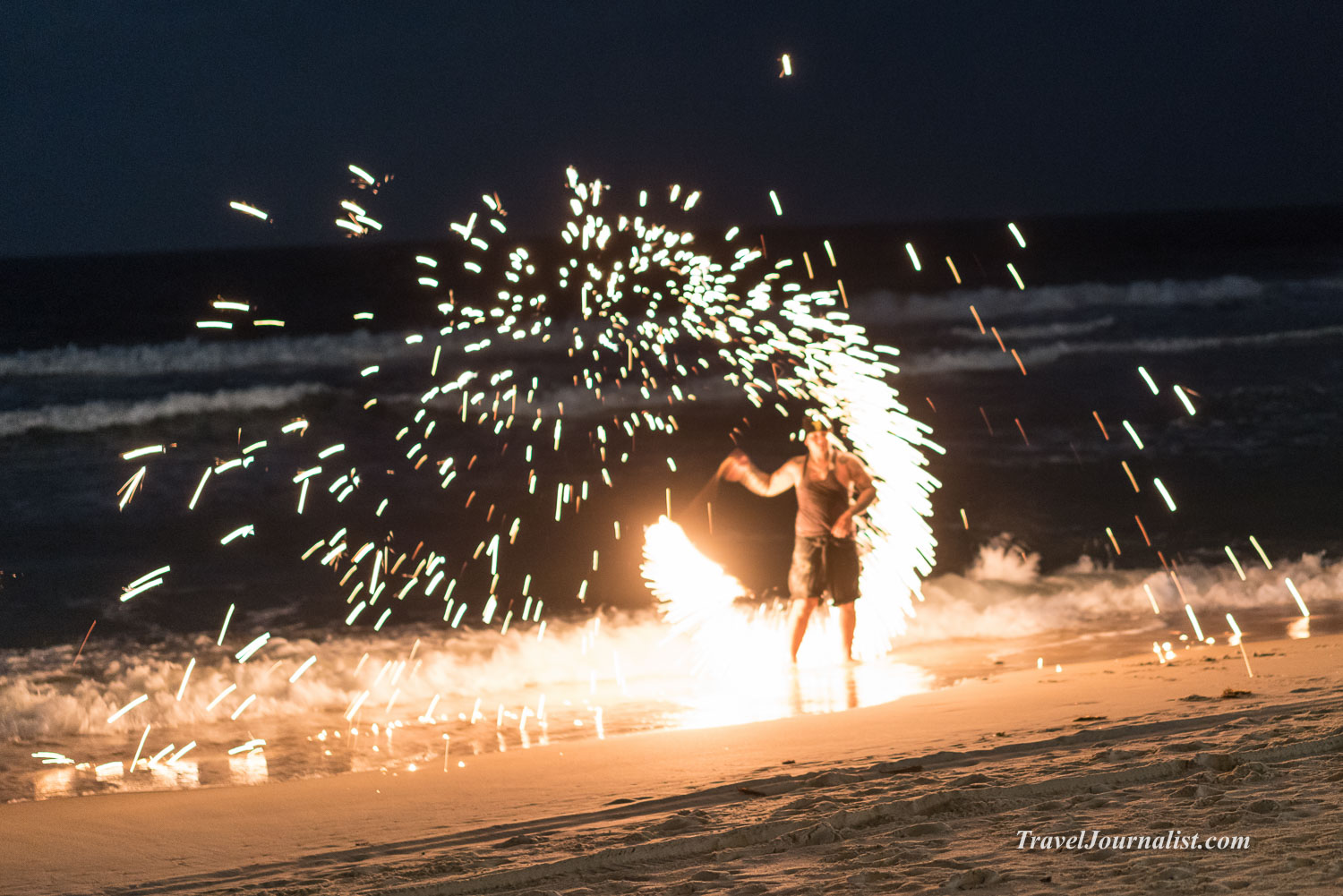 Fire-torch-artist-Juggler-Thailand-Beach-Grand-Centara-Koh-Samui-8b