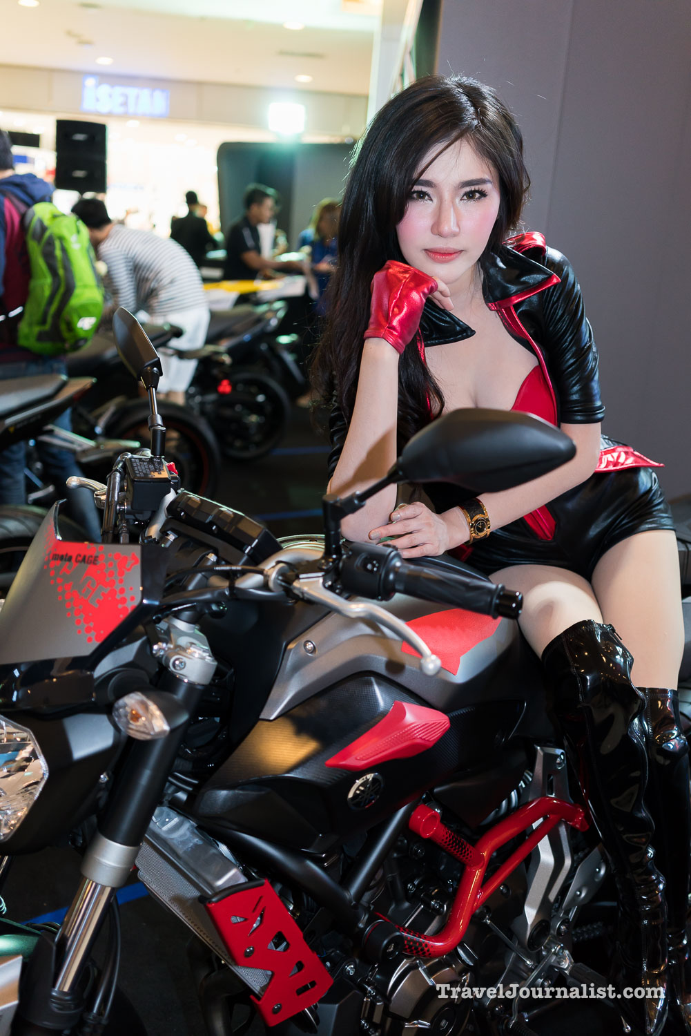 Motorcycles-Pretty-Asian-Girls-Bangkok-Thailand-15