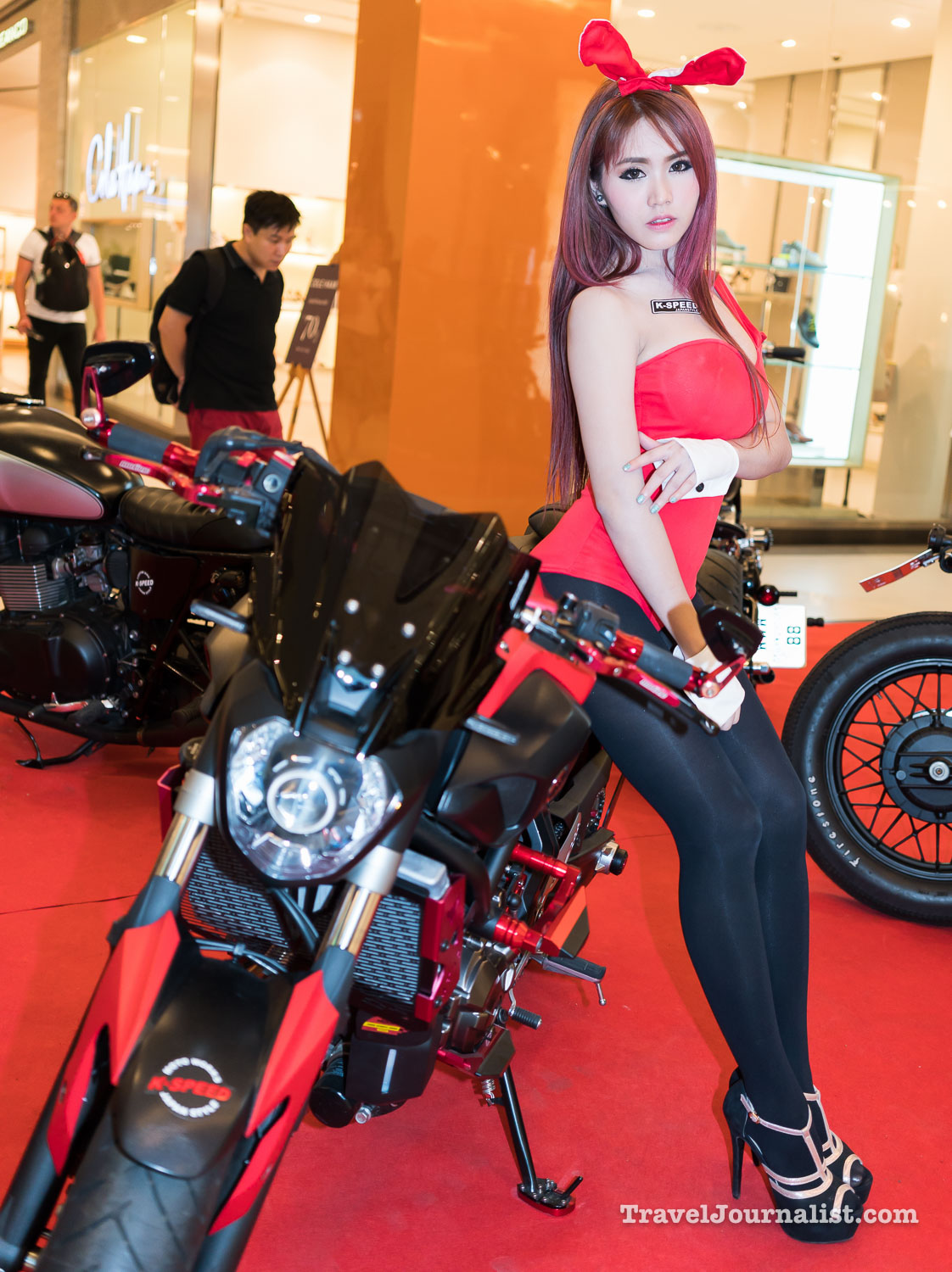 Motorcycles-Pretty-Asian-Girls-Bangkok-Thailand-21