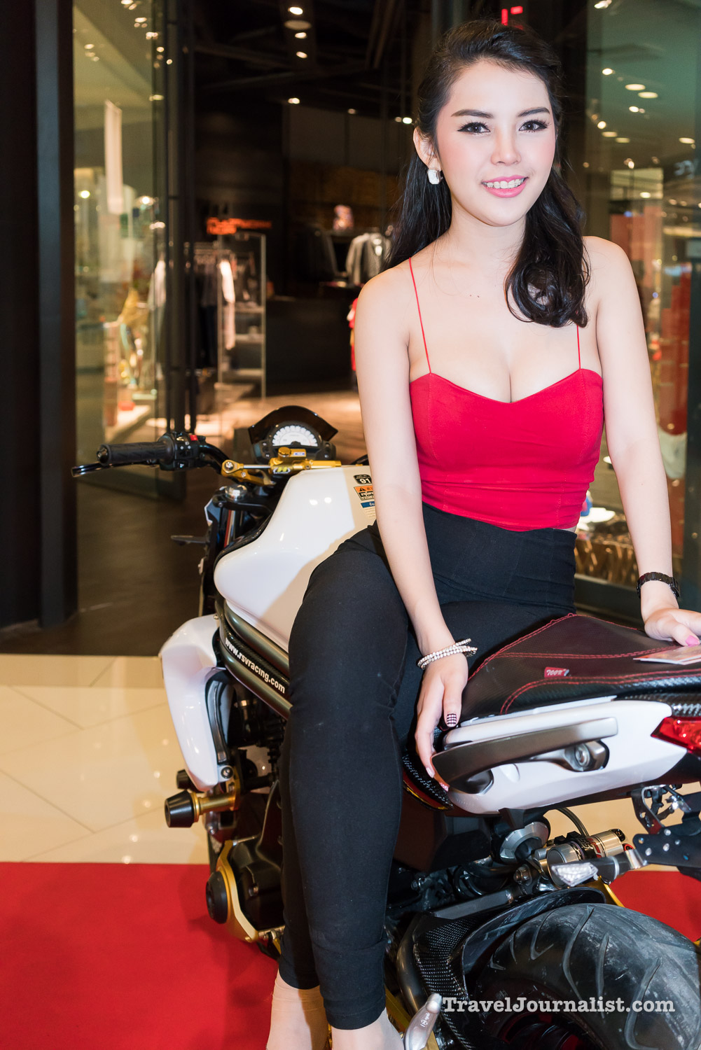 Motorcycles-Pretty-Asian-Girls-Bangkok-Thailand-35