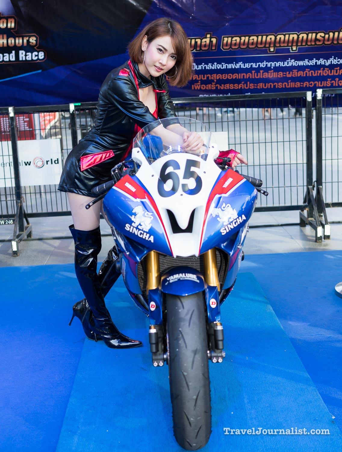 Motorcycles-Pretty-Asian-Girls-Bangkok-Thailand-48