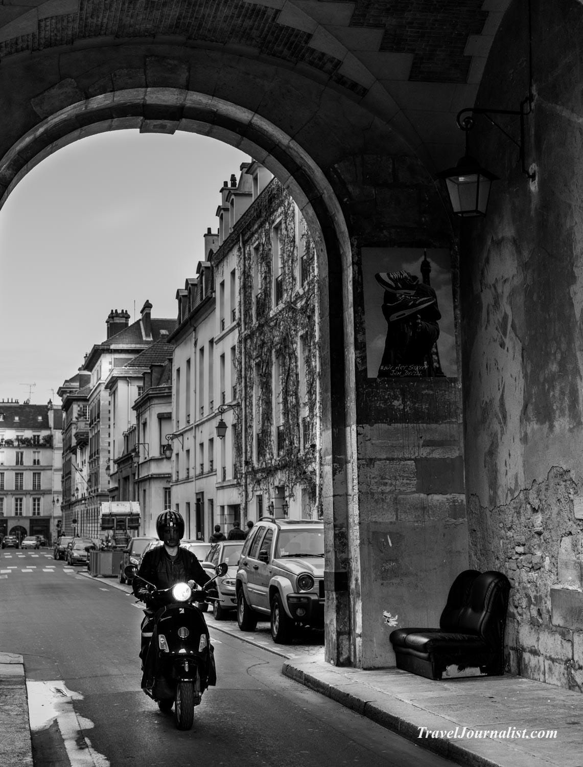 Paris-Street-Photography-Black-and-White-France-Spring-2016-14