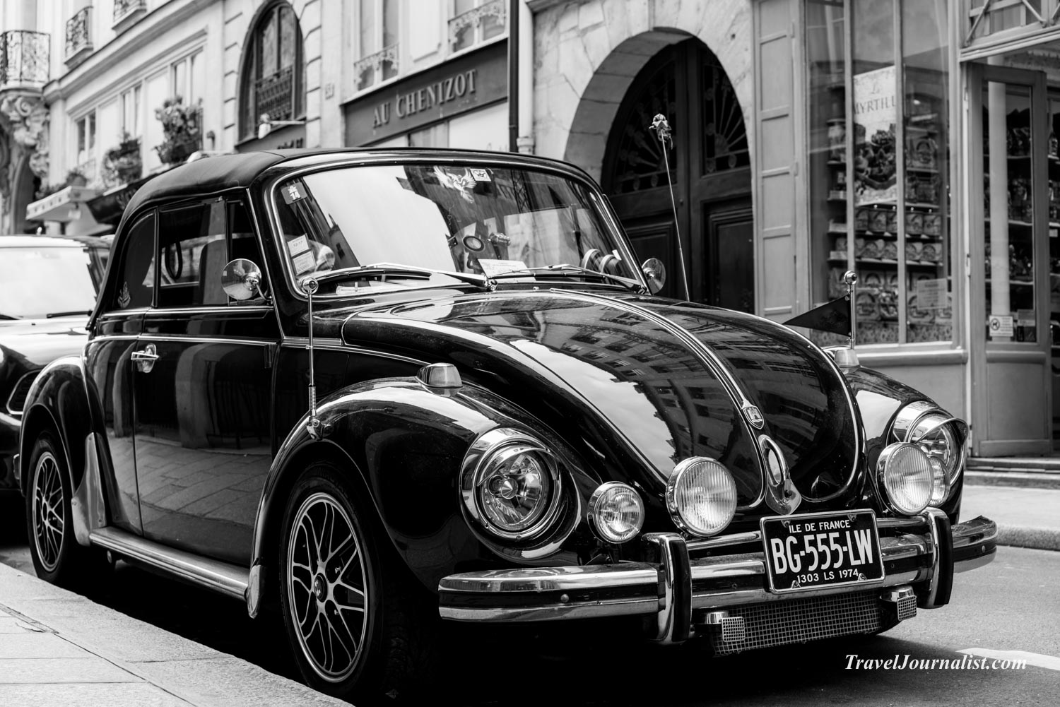 Paris-Street-Photography-Black-and-White-France-Spring-2016-17