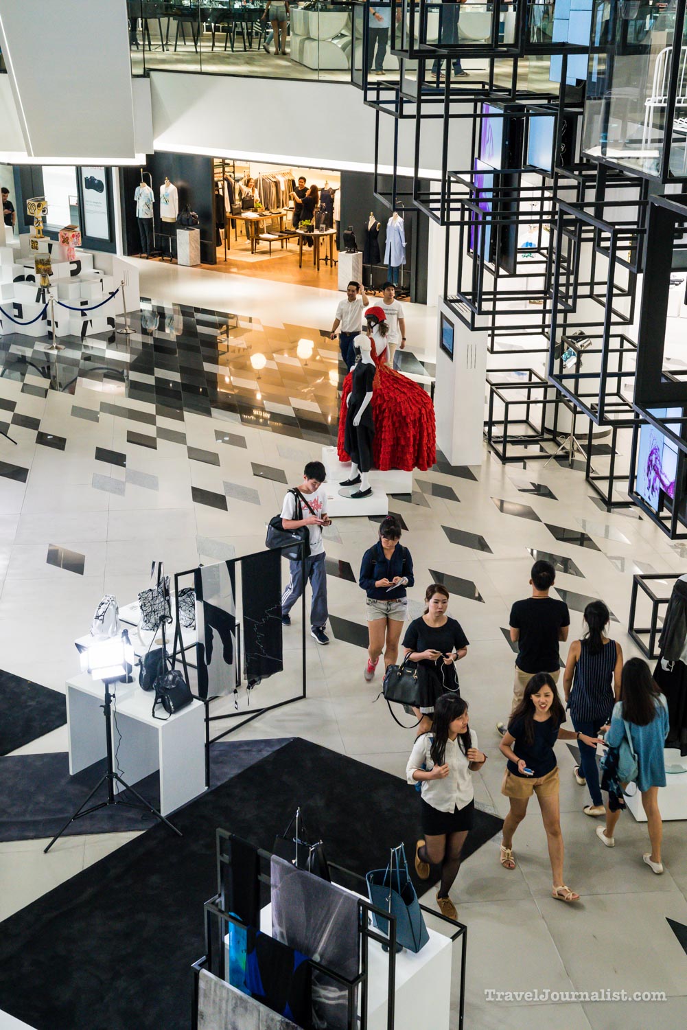 siam-discovery-new-design-shopping-mall-bangkok-thailand-29