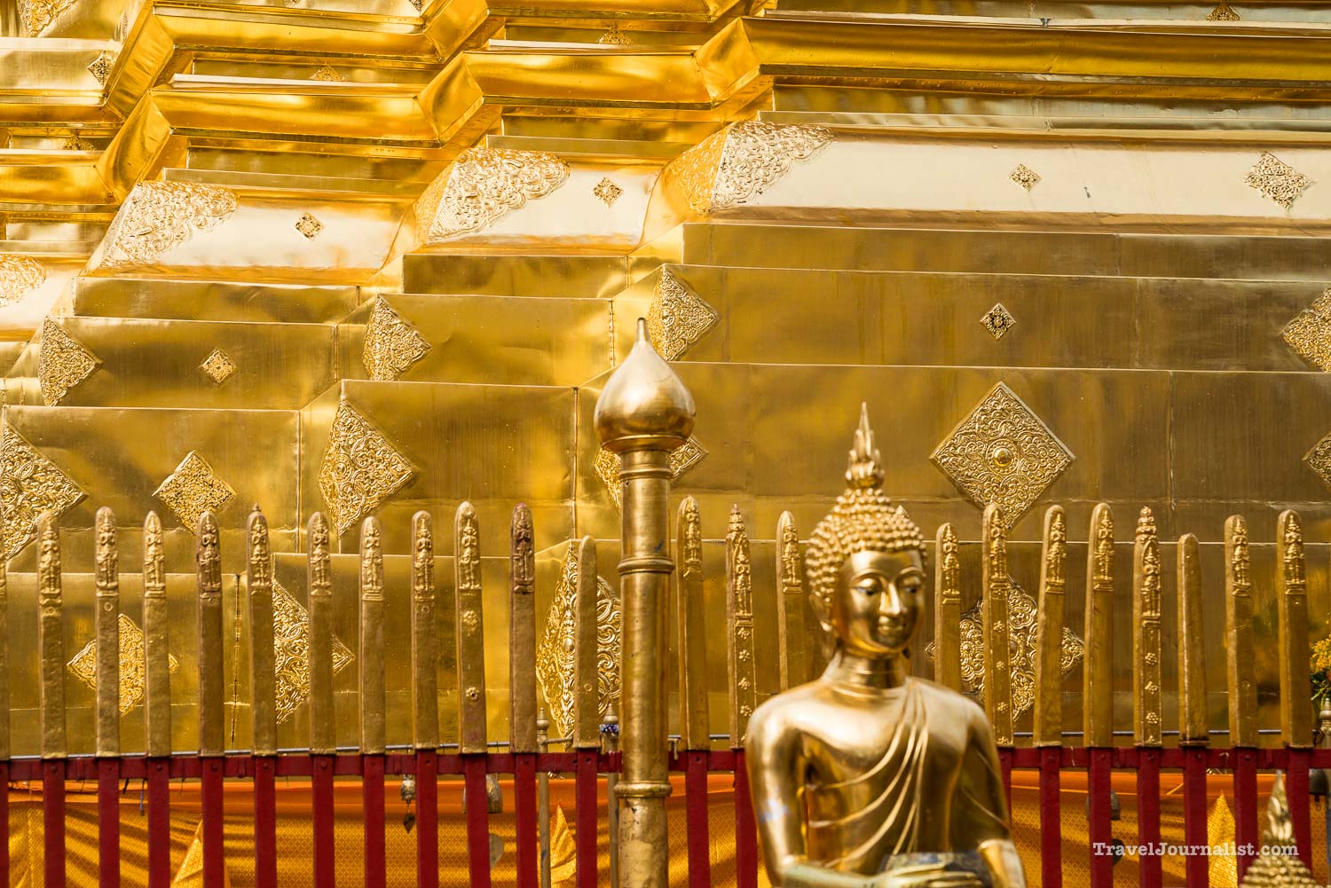 Wat-Phra-That-Doi-Suthep-Buddhist-Temple-Chiang-Mai-Thailand-13