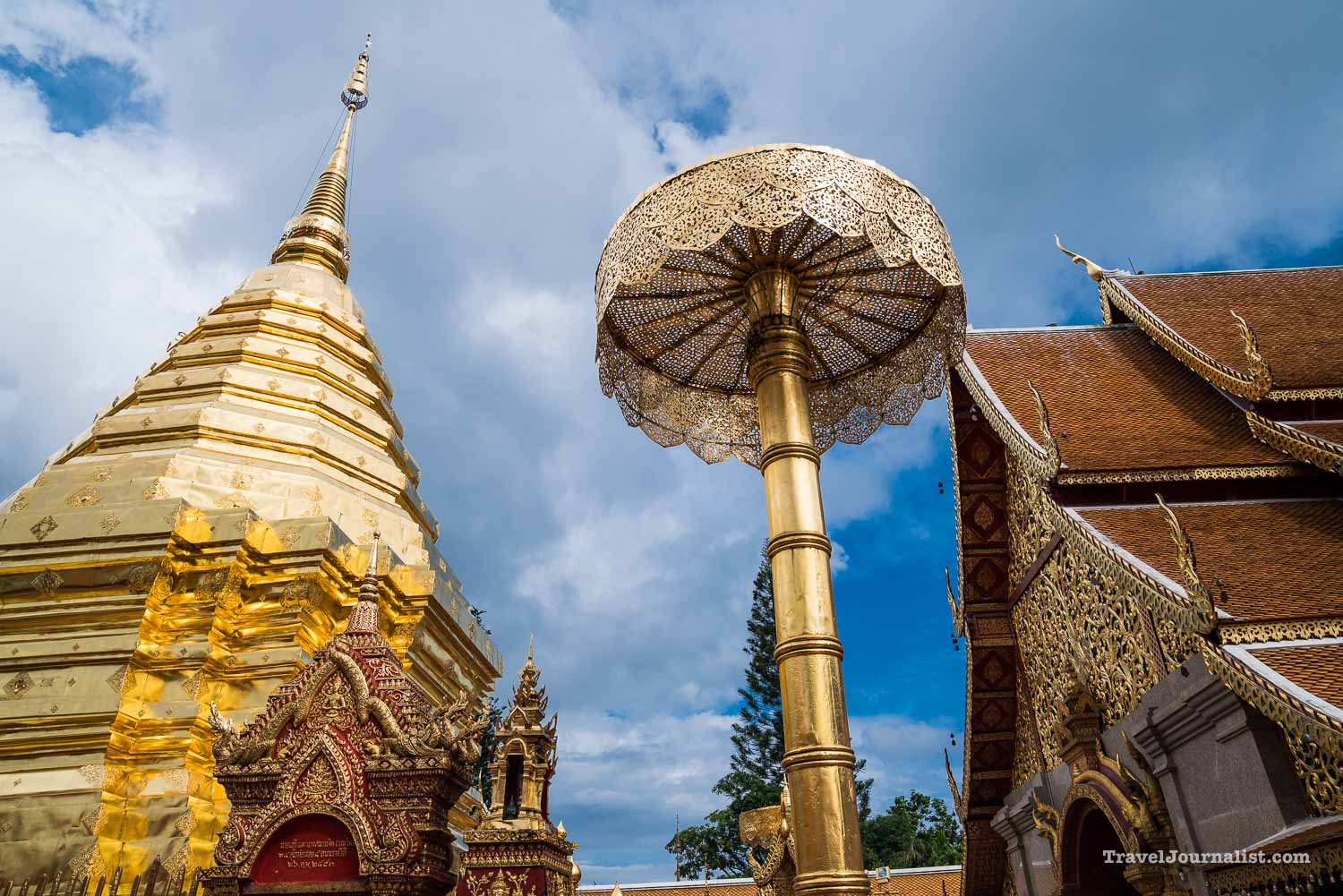 Wat-Phra-That-Doi-Suthep-Buddhist-Temple-Chiang-Mai-Thailand-17