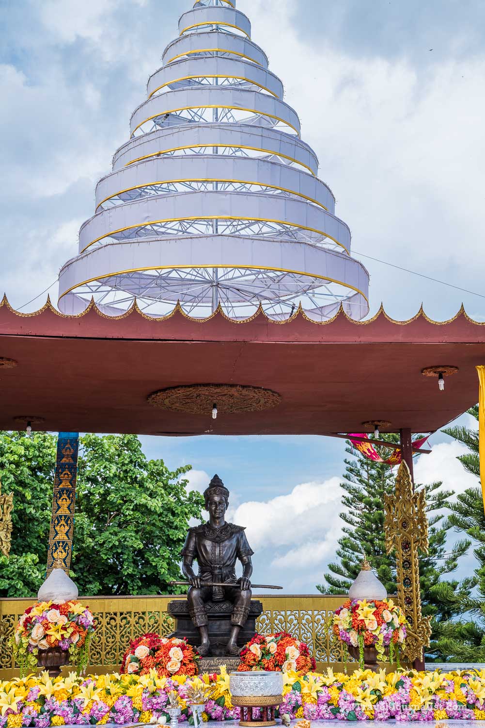 Wat-Phra-That-Doi-Suthep-Buddhist-Temple-Chiang-Mai-Thailand-6